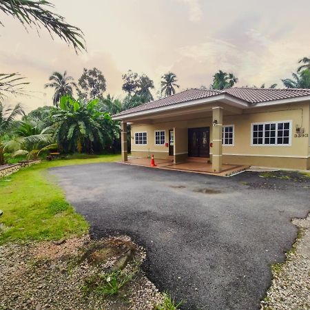 Homestay Selinsing Simpang Ampat Semanggol Exterior foto